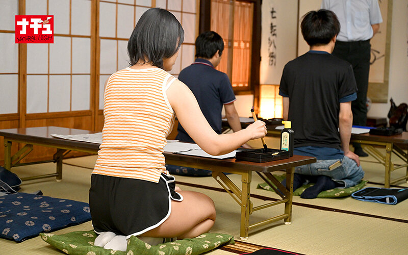 書道女子の正座尻にたまらず連続中出し！セクハラ稽古を拒めずガン突かれケツ穴ヒクヒク失禁アクメ - サンプル画像 - 12