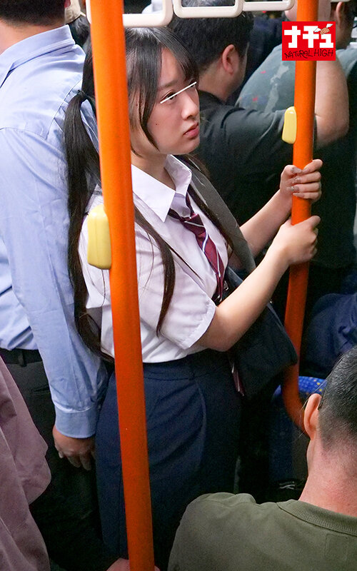 満員バスで対面スロー中出し羞恥に興奮して精子掻き出しオナニーしだすデカ尻J○ - サンプル画像 - 15