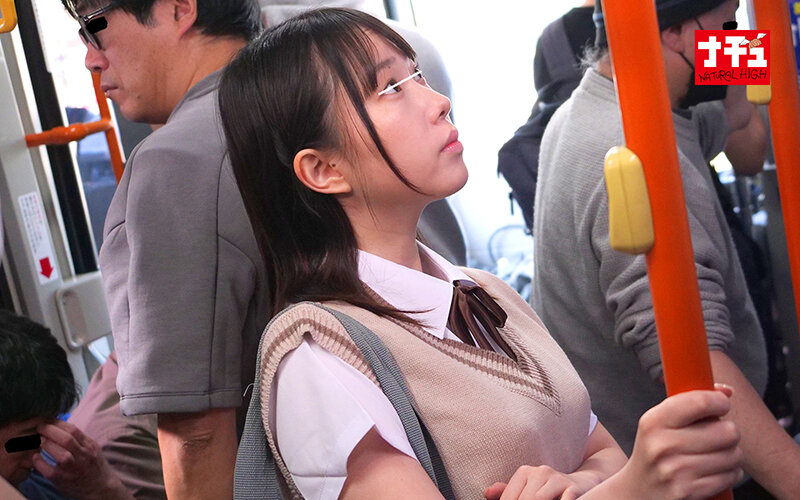満員バスで対面スロー中出し羞恥に興奮して精子掻き出しオナニーしだすデカ尻J○ - サンプル画像 - 3