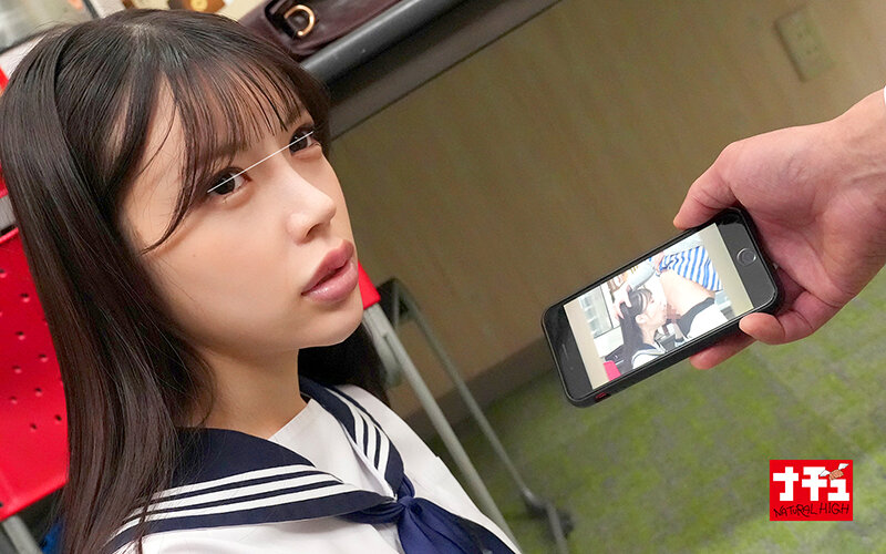 チャラ店長に謝罪フェラさせられ帰ろうとしたら…覗いていたゲス中年バイトに迫られおこぼれ中出しされた万引き少女 - サンプル画像 - 16