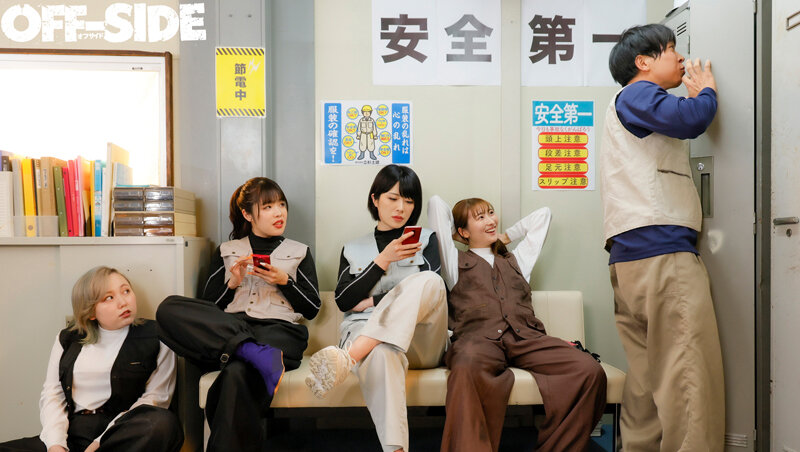ガテン系巨乳女子のパワフルピストン騎乗位で職場の男たちを喰い散らかし！ 萎えても追撃フェラで自分が満足するまで何度も勃起させてヤリまくって中出しさせまくり！！ - サンプル画像 - 2