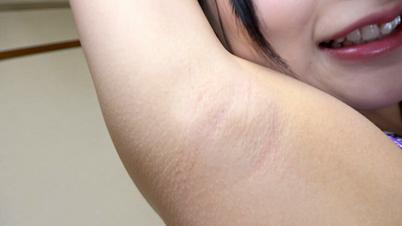 由良かな 濡れてテカってピッタリ密着 神競泳水着 可愛い女子の競泳水着姿をじっとりと堪能！着替え盗撮から始まり貧乳から巨乳にパイパン、ハミ毛、ジョリワキ等のフェチ接写やローションソーププレイや競泳水着ぶっかけ等を完全着衣で楽しむAV - サンプル画像 - 1