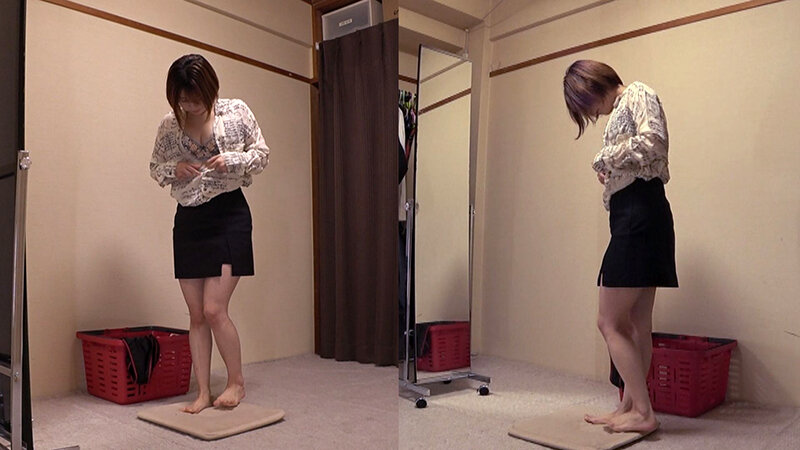 豊岡さつき 濡れてテカってピッタリ密着 神競泳水着 可愛い女子の競泳水着姿をじっとりと堪能！着替え撮影から始まり貧乳から巨乳にパイパン、ハミ毛、ジョリワキ等のフェチ接写やローションソーププレイや競泳水着ぶっかけ等を完全着衣で楽しむAV - サンプル画像 - 1