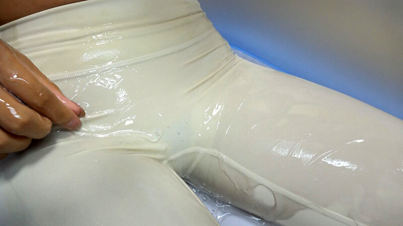 渚みつき 神ジムウェア 美意識高いジム通いお嬢さんやSNSインフルエンサーのジムウェア姿！！我々と住む世界が違う高嶺女子の美尻や恥丘やジョリワキを接写で堪能！！ジム女子の太腿や尻や着衣放尿までも！！身体にフィットするウェアのシルエットを超接写完全着衣でハメ撮り - サンプル画像 - 14