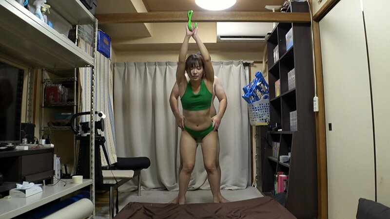 水川潤 神陸上ウェア スポーツ日焼けから筋肉美女アスリートの秘部を隠してきたウェアを巨乳や美乳パイパンや剛毛娘に着せジョリワキやハミ毛を堪能。陸上ユニホーム女子の太腿やお尻や着衣放尿まで！！身体にフィットするウェアのキワキワを超接写＆完全着衣でハメ撮り - サンプル画像 - 18
