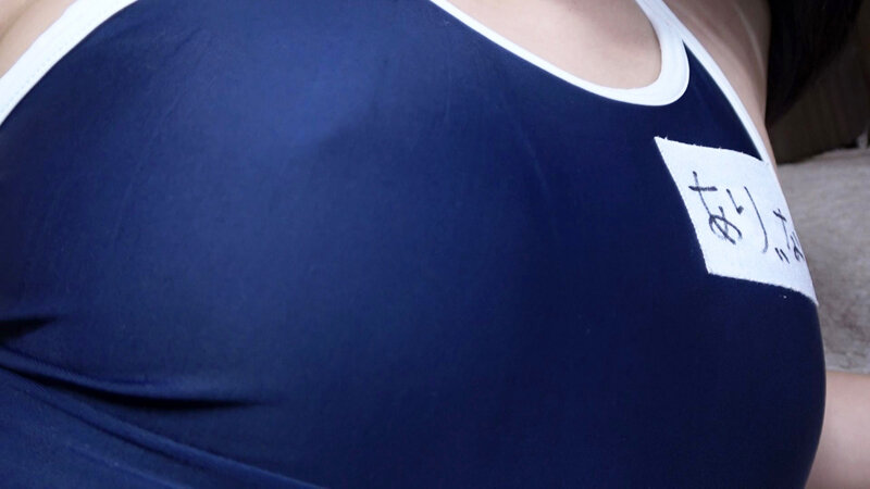 横宮七海 濡れてテカってピッタリ密着 神スク水 可愛い女子のスクール水着姿をじっとりと堪能！着替え盗撮から始まり貧乳から巨乳にパイパン、ハミ毛、ジョリワキ等のフェチ接写やローションソーププレイやスク水ぶっかけ等を完全着衣で楽しむAV - サンプル画像 - 19