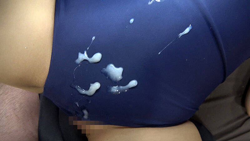 天乃のあ 濡れてテカってピッタリ密着 神スク水 可愛い女子のスクール水着姿をじっとりと堪能！着替え盗撮から始まり貧乳から巨乳にパイパン、ハミ毛、ジョリワキ等のフェチ接写やローションソーププレイやスク水ぶっかけ等を完全着衣で楽しむAV - サンプル画像 - 20