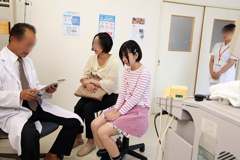 ‘絶対に感じてはいけない状況で…’未成熟な膣内を大きな指でドリルのようにかき回され強●開発されたチビっこひよこ女子 - サンプル画像 - 15