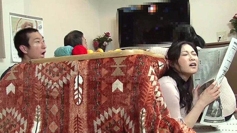 母親と息子がコタツでこっそり近親相姦ゲーム3 - サンプル画像 - 17