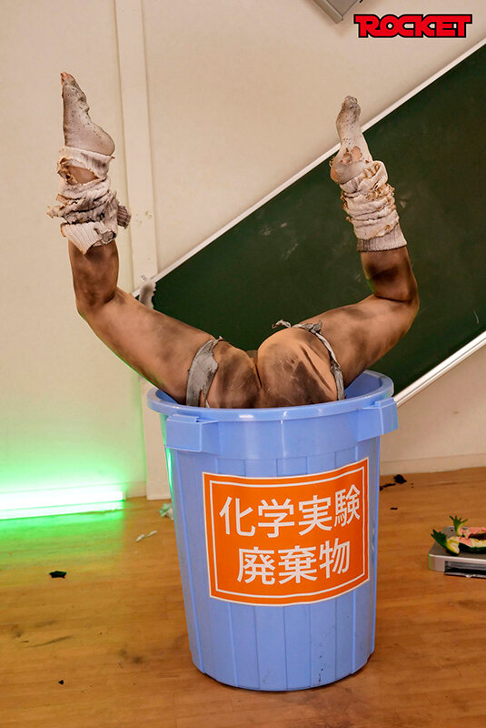 無様エロ再び！裸より恥ずかしい爆発黒焦げ女 パート2 理科の実験完全版 - サンプル画像 - 15