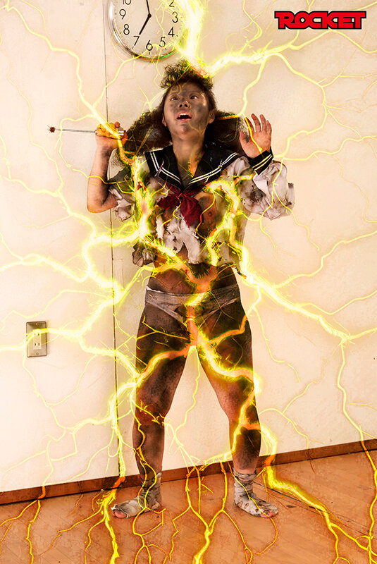 無様エロ再び！裸より恥ずかしい爆発黒焦げ女 パート2 理科の実験完全版 - サンプル画像 - 5