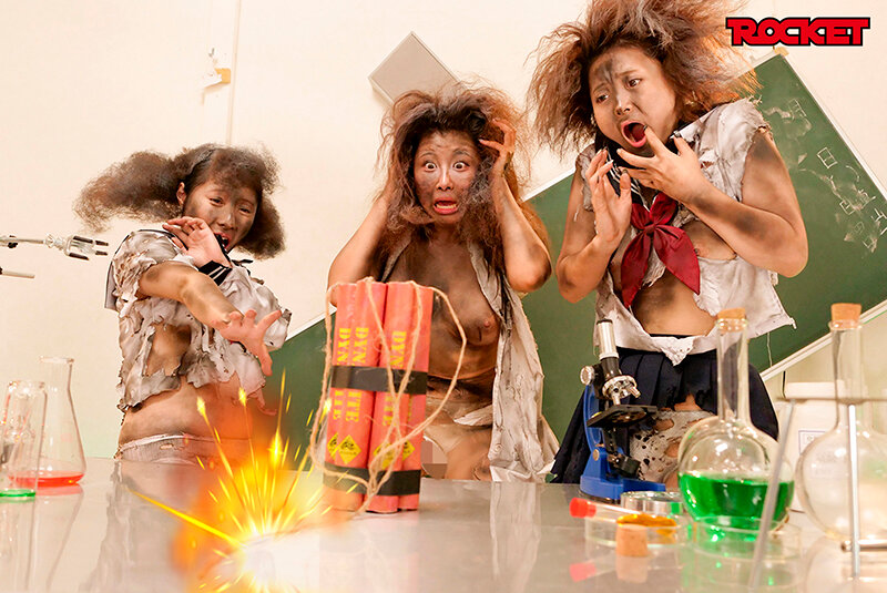 無様エロ再び！裸より恥ずかしい爆発黒焦げ女 パート2 理科の実験完全版 - サンプル画像 - 8