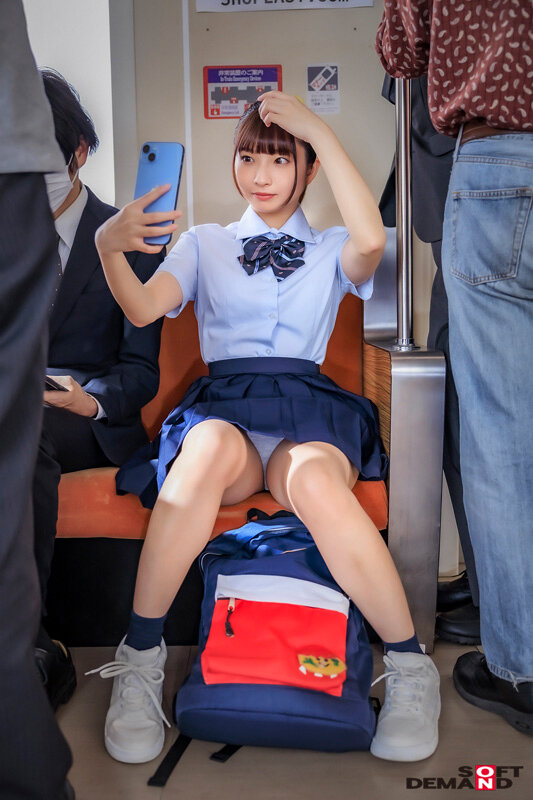 痴●オヤジの太い指でビクビク体を震わせて敏感反応。ふたりっきり通学電車ゾッコン中出し 空野きら - サンプル画像 - 2