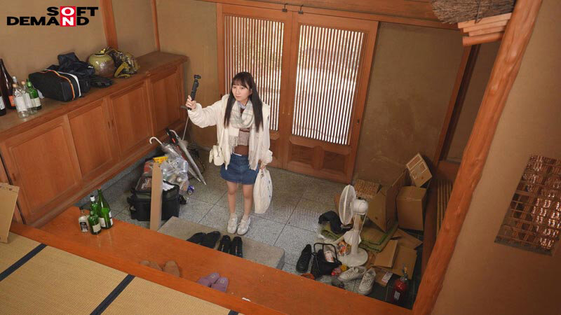 長身スレンダー美女が粘着オジサン達にかわりばんこでずーーっとイかされ続ける1日限りのワケあり合法共同生活 18歳絶頂開発 皆川らん - サンプル画像 - 3