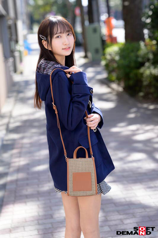 家庭的で世話好きなちっぱいスレンダー美少女が絶倫チ〇ポ達の家にご訪問致します。有り余った性欲を母性で受け止めて精子が空っぽになるまでひたすら笑顔でご奉仕ヌキしてくれる 18歳母性本能 皆川らん - サンプル画像 - 3
