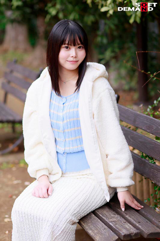 「おじさんに興味がある」と発言したことをキスで後悔 ‘押しに弱い優しい娘’ 天使級にかわいい美少女の笑顔が崩れ キモおじ達にイカされ続けた 18歳 絶頂開発 高星なぎさ - サンプル画像 - 2