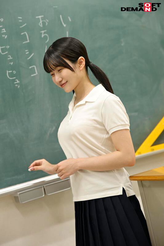 18歳淫語レッスン 明るく元気な笑顔が真っ赤っか！ずっとカメラ目線でおぢさんに無理くり恥ずかしいこと言わされちゃった 南あいり - サンプル画像 - 12