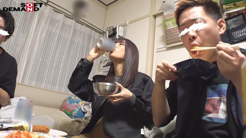 仕事が早く終わった日は、ギャルとチューハイと乱交！！マイカさん（25）と同僚たち - サンプル画像 - 4