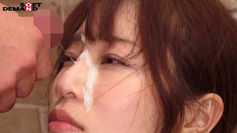 美人カフェ店員が出勤～退勤まで。変態クレーマーが超濃厚精子を顔面に連続ぶっかけセクハラ - サンプル画像 - 11