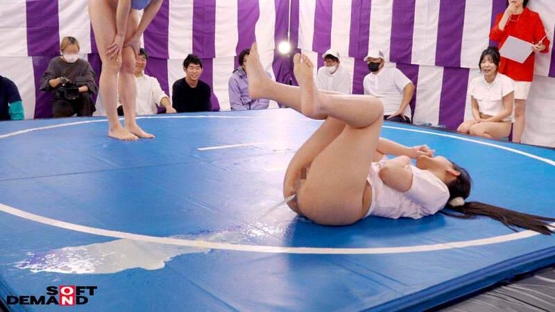 はじめての牛乳浣腸相撲大会2（ガチ）。 一般女性4名参加 - サンプル画像 - 19