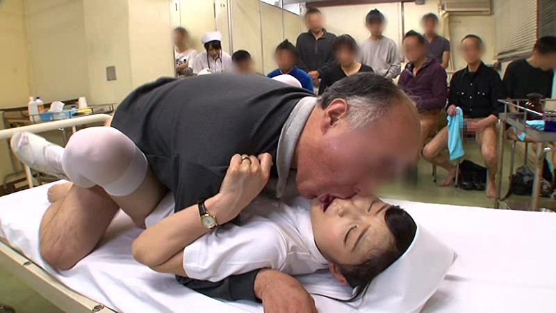 性欲処理専門 セックス外来医院9 真正中出し科 ひとりで50人の患者と生性交する人妻看護師の1日に密着！碧しの＋シリーズ初のBEST盤付き - サンプル画像 - 6