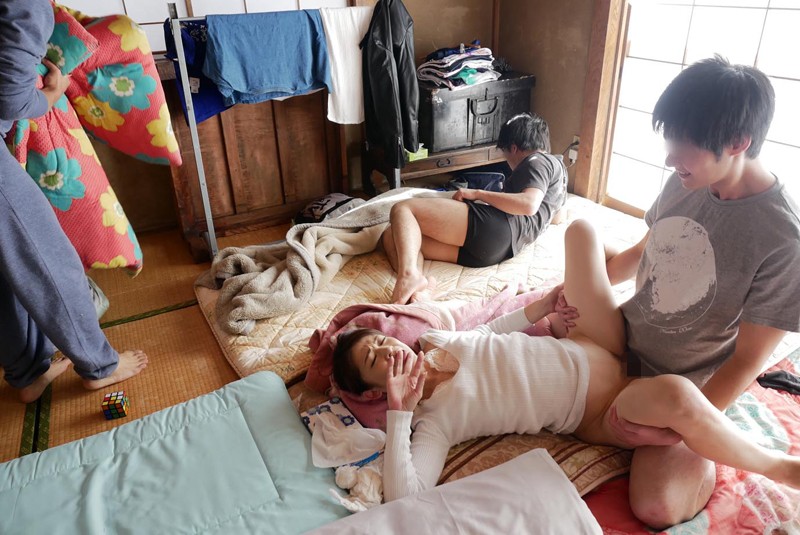 炊事・洗濯・性欲処理 息子＆親戚15人と連続セックス朝生活 新年明けましておめでとう近親相姦 今日子（43） - サンプル画像 - 3