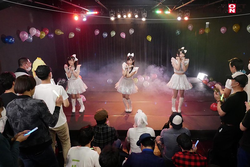 時間を止められる男は実在した！～チヤホヤされて調子に乗ってる地下アイドルをハメ倒し！編～ - サンプル画像 - 4