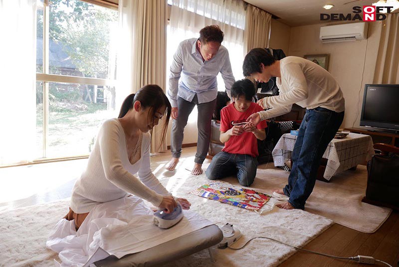 【大人気！】炊事・洗濯・性欲処理7組の大家族が時を越えてここに集結！！連続セックス朝生活7作品70発射240分SP！ - サンプル画像 - 11