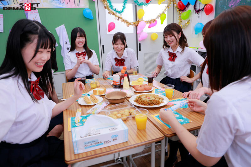 トビジオっ！学園スクールライフ文化祭準備編 学校にいる間はずっと潮吹きっぱなし・失禁しまくる制服女子 - サンプル画像 - 4