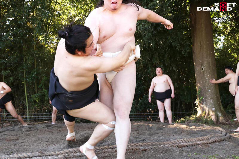 相撲部屋の紅一点、美人女将に1日密着取材。弟子9人の猛烈な性欲をサポートするどすこい性生活 大槻ひびき - サンプル画像 - 9