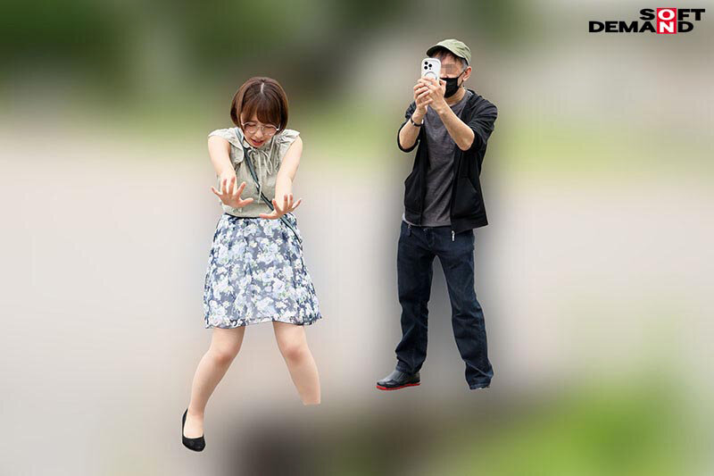 時間を止められる女は実在した！ 真面目すぎる地味OLはくっさいチ×ポが大好きだった！特殊性癖ザーメン搾取後、おしっこマーキング！編 宍戸里帆 - サンプル画像 - 3