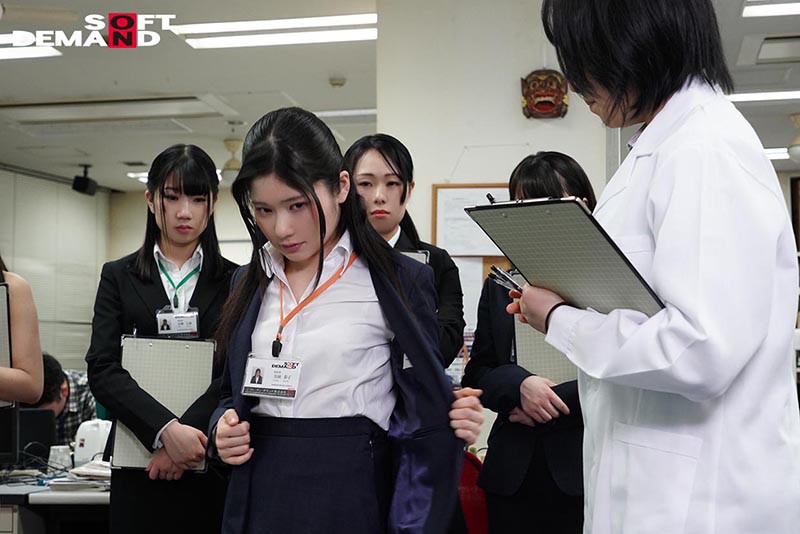SOD女子社員 新入社員限定 ロリっ娘だらけの全裸で健康診断 未成熟な身体の10名を全裸にして真面目に検診しました（ハート） - サンプル画像 - 4