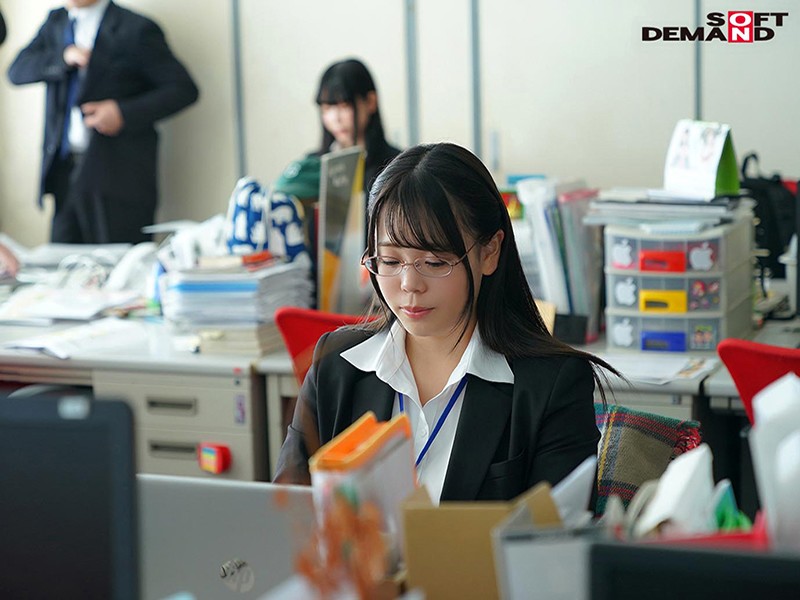 SOD女子社員 アシスタントプロデューサー 入社2年目 荻野ちひろ（24） AV出演！！ - サンプル画像 - 6