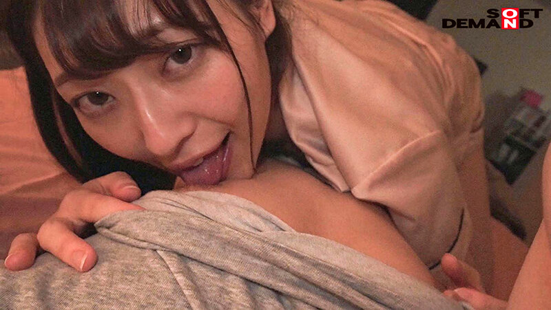 SOD女子社員中山琴葉 ユーザー様からのリクエストにお応えして痴女プレイに挑戦！自宅に突撃訪問されて困惑しながらも反応のいいM男を見て楽しくなって1泊2日責めまくる！ - サンプル画像 - 16