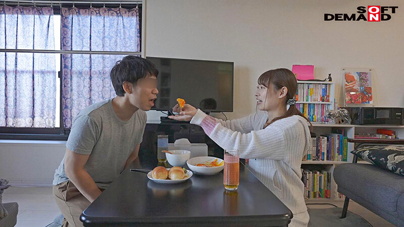 SOD女子社員中山琴葉 ユーザー様からのリクエストにお応えして痴女プレイに挑戦！自宅に突撃訪問されて困惑しながらも反応のいいM男を見て楽しくなって1泊2日責めまくる！ - サンプル画像 - 4