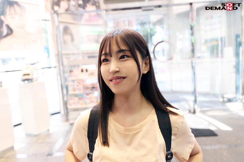 演出部 新卒2年目 吉岡美琴（22）将来は女性監督として活躍したい若手AD…だったら作品や女優さんの気持ちを知ることが第一歩！ハメ撮り監督ならぬ‘ハメられ撮り監督’になるべく初めてのAV出演してみたら潮吹き＆激イキ体質でした！【圧倒的4K映像でヌク！】 - サンプル画像 - 7