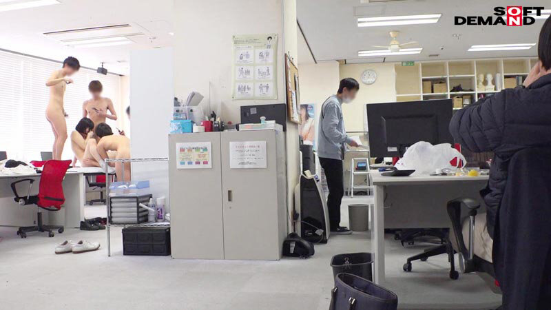 7就業体験で羞恥潮を漏らし続けるバイブ着用社内連れ回しイカされ 困っている先輩を助けたくなっちゃう純真インターンSOD女子社員 長谷川音映（22） ハイエロポテンシャルタスクシート2 - サンプル画像 - 12