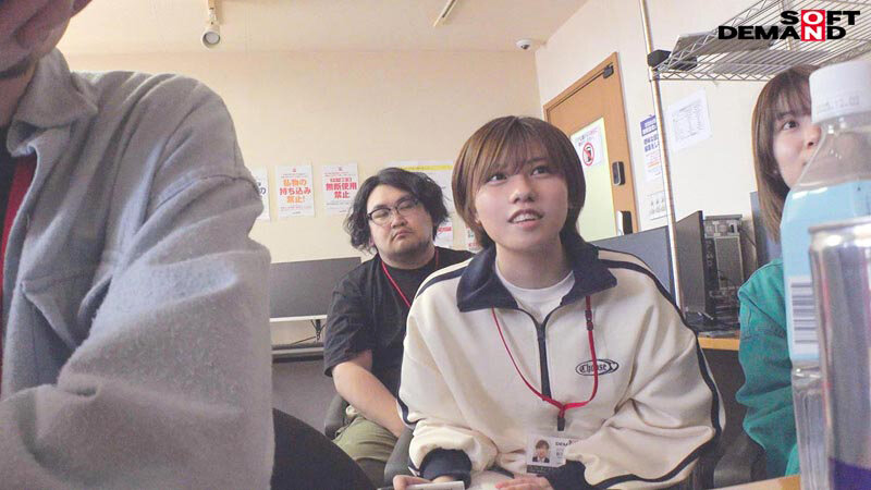 シャレっ気0 機材車が似合うAD新田が、激ピス、おもちゃ責め、デカチン、大量顔射などをした記録。 みんなの弟、制作部中途1年目 新田好実 - サンプル画像 - 2