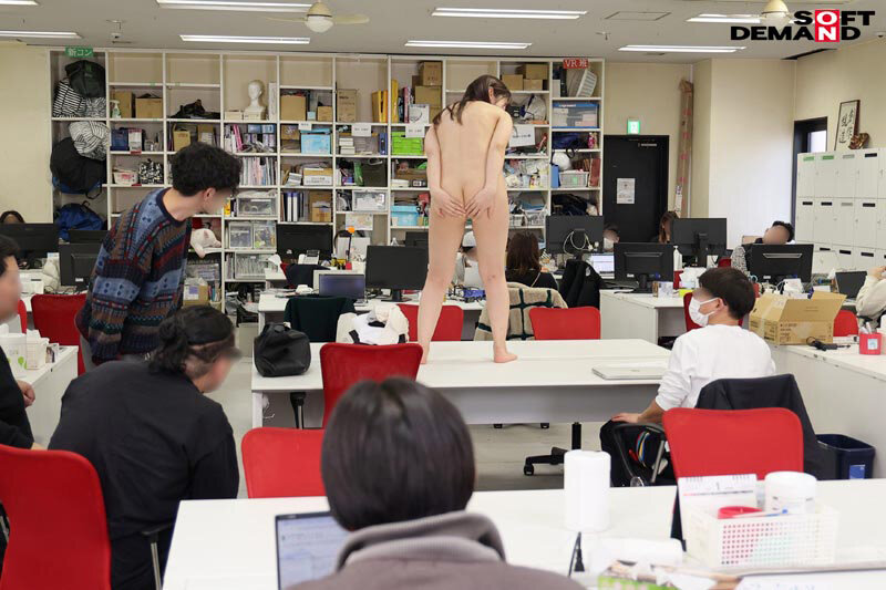 SOD女子社員 中途2年目衣装担当 佐竹。このたび初AV出演！！その後、即全裸業務いたしました。 佐竹夏帆 - サンプル画像 - 8