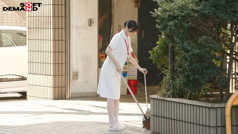 【業務命令】ご奉仕を学べ！5コスプレ接待（ヌキあり）学生 バニーガール ナース 陸上部 サキュバス 宣伝部 松永あかり - サンプル画像 - 4