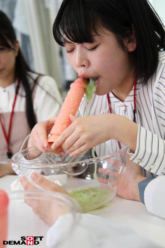 「イラマ汁はなぜ湧き出るのか？」SOD女子社員5名 イラマチオ刺激によるヌルネバどろり絶頂のど潮研究 SOD性科学ラボREPORT20 - サンプル画像 - 4