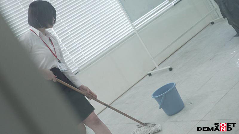 『浣腸噴射15，000mlしたらどうなるのか？』SOD女子社員が真面目に始めは苦しい腸汁ダクダクアナルセックス＆AtoM実践研究した結果 浣腸した以上の超放出で休日SOD本社は腸汁まみれに…！SOD性科学ラボREPORT22 本村素子 - サンプル画像 - 8