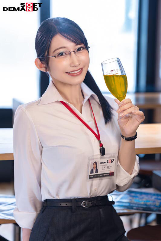 平日の昼間から恐縮ですが、乾杯からの挿入に至りました。in 新宿のラブホ 秘書 守屋よしの - サンプル画像 - 17