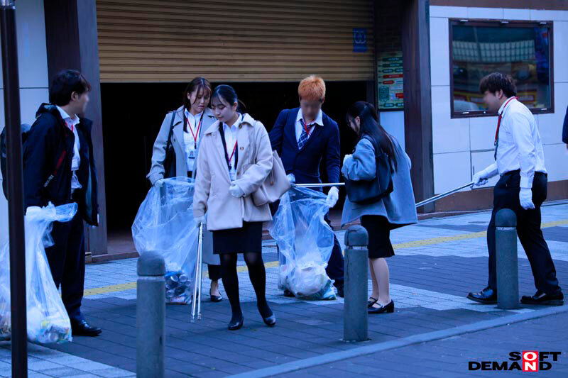 SOD深夜のゴミ拾いの裏でお酒が入って同僚とセックスしていたSOD女子社員4名 - サンプル画像 - 3