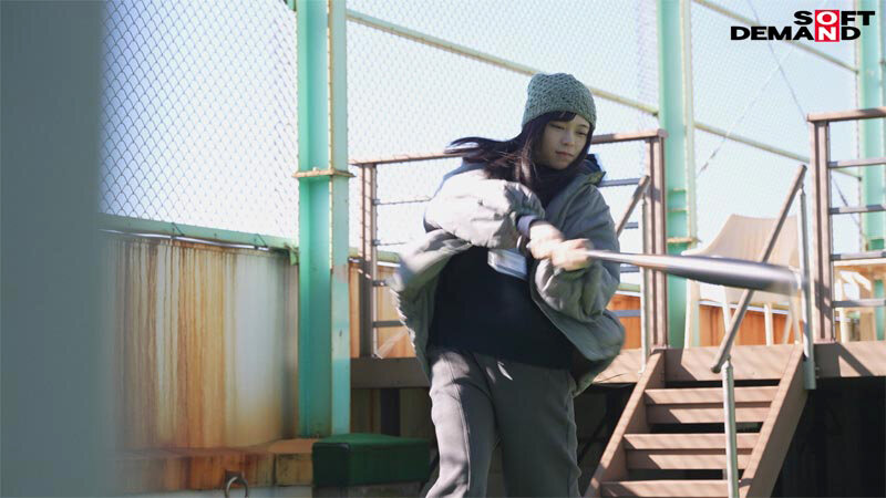 SOD女子社員 AV出演業務 制作部 中途1年目 岡島明来（24） 初客観単体SEX 平日昼間社内連れ回し声ガマンSEX おもちゃオナニー イカされまくり初4P 公開全裸挨拶 - サンプル画像 - 4