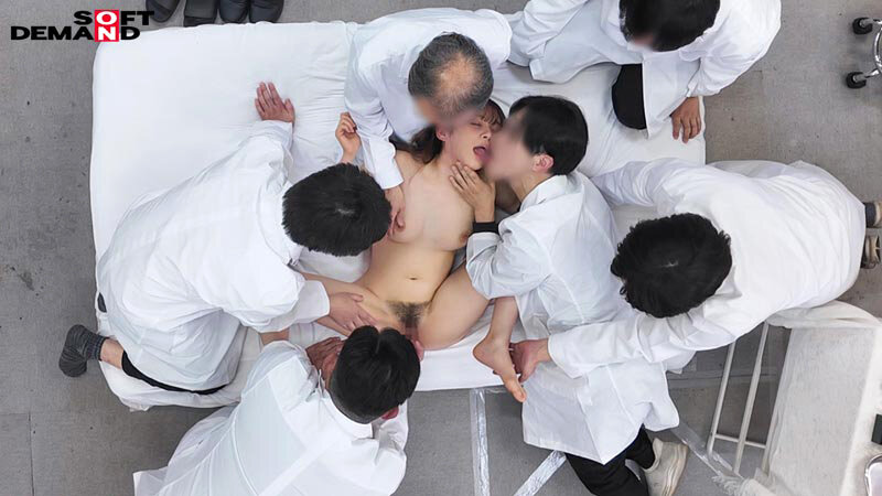平日のオフィスで大公開ドクハラ健康診断 人事部 与田ひかげ - サンプル画像 - 17