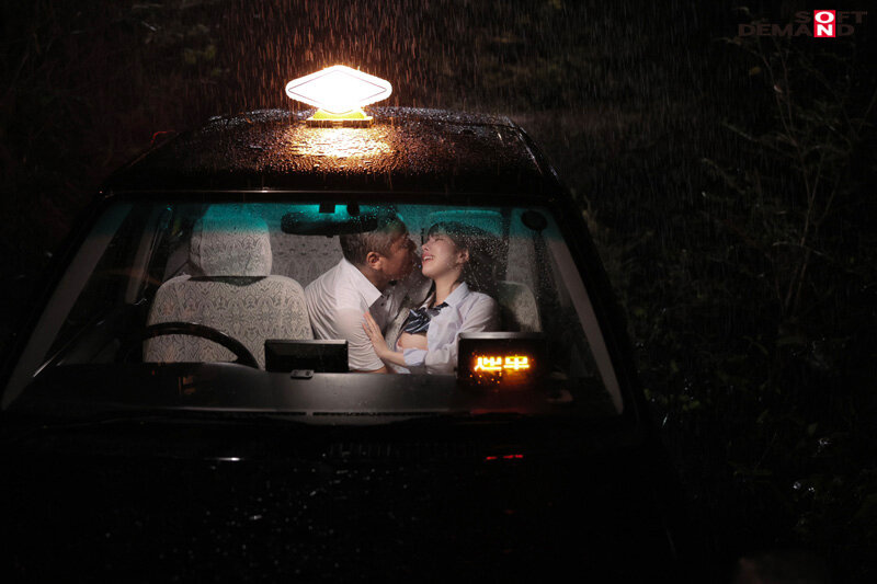 タクシー運転手のお父さんは乗車客が少なくてノルマが達成できない時は娘の私を乗せて誰もいない山奥まで行き中出しカーセックスします 星空めい - サンプル画像 - 3
