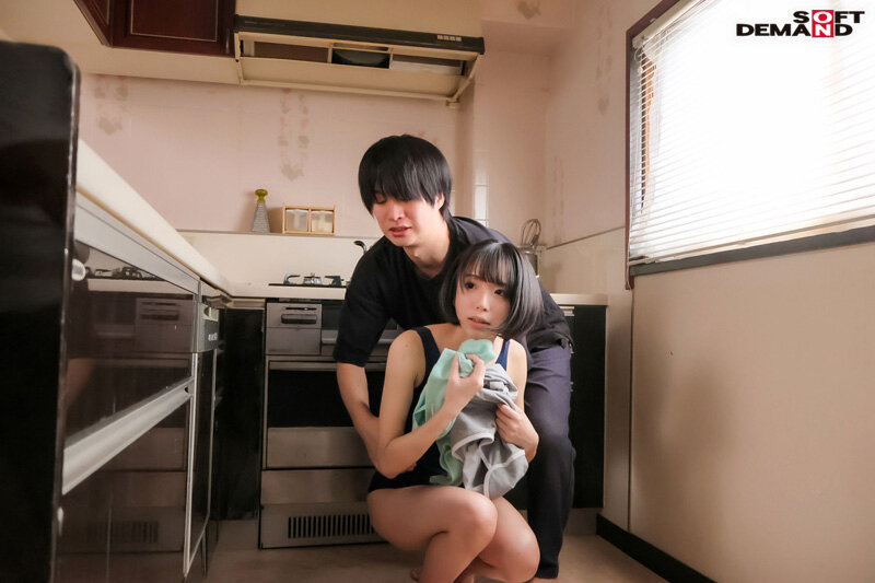 家では妹にスクール水着を着させていつでもズラして挿入できるようにしています。～男を知らない未発達なカラダは兄の歪んだ愛にイキ墜ちた～ 楓きらり - サンプル画像 - 2