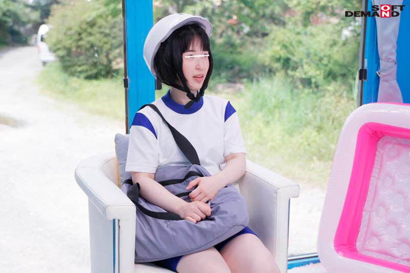 悪徳スカウトマンの口車に乗せられてカメラの前で脱いでしまった田舎女子〇生 - サンプル画像 - 15