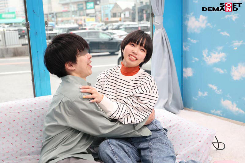「童貞くんのオナニーのお手伝いしてくれませんか…」街中で声をかけた母性溢れる優しい巨乳女子大生が童貞くんを赤面筆おろし！ - サンプル画像 - 13